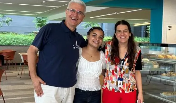 Dimitri, Ana Carolina e Camila