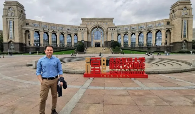 mestrado-profissional-decisão-baseada.em-evidência-renato-na-universidade-de-FUdan-na-China