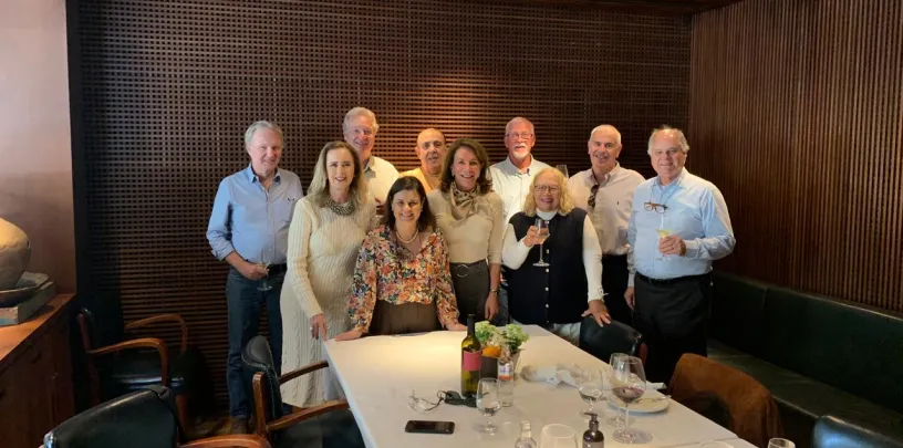 Pessoas reunidas
