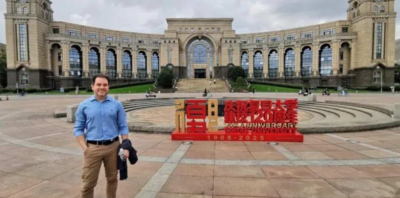 mestrado-profissional-decisão-baseada.em-evidência-renato-na-universidade-de-FUdan-na-China