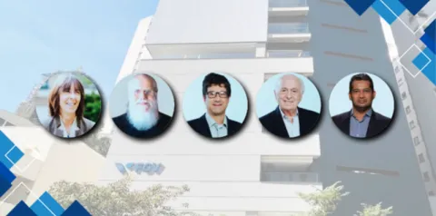 Retratos de cinco profissionais apresentados em círculos sobre imagem de edifício da FGV ao fundo, com elementos gráficos em azul