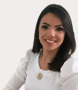 Fernanda Versiani de Rezende
