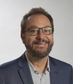 Doutor em Administração de Empresas pela Fundação Getulio Vargas