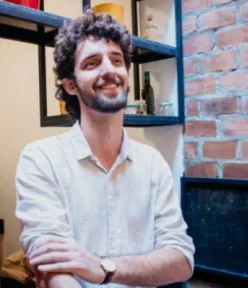 Caio Coradi Momesso