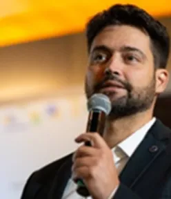 Roberto Pires